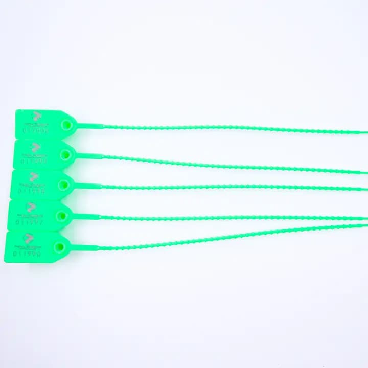 Green plastic seal with ribbed tail. (25cm)